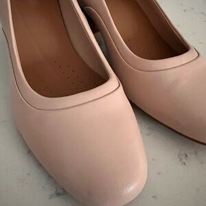 Clarks Unstructured rose beige block heel pumps. 7M. 2” heel